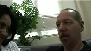 يفتح غشاء البكارة من اخته مترجم