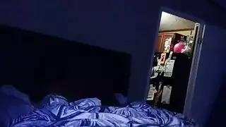 سمراء كبيرة الصدر تلعق القضيب قبل جلسة ركوب