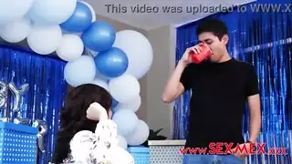 هوس التكاثر: جنس جماعي مع امرأة حامل في حفلة صاخبة