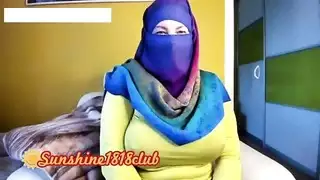 إباحية مع محجبة: أثداء طبيعية كبيرة وجنس عنيف على الكاميرا