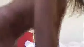 امرأة خبيرة تطلب جلسة جماع صريحة مع أجنبي